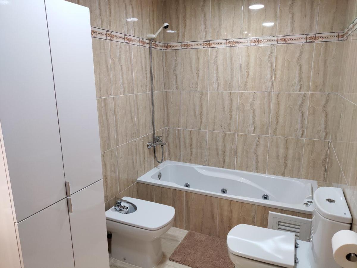 Apartamento Plaza De La Iglesia Deltebre Eksteriør bilde
