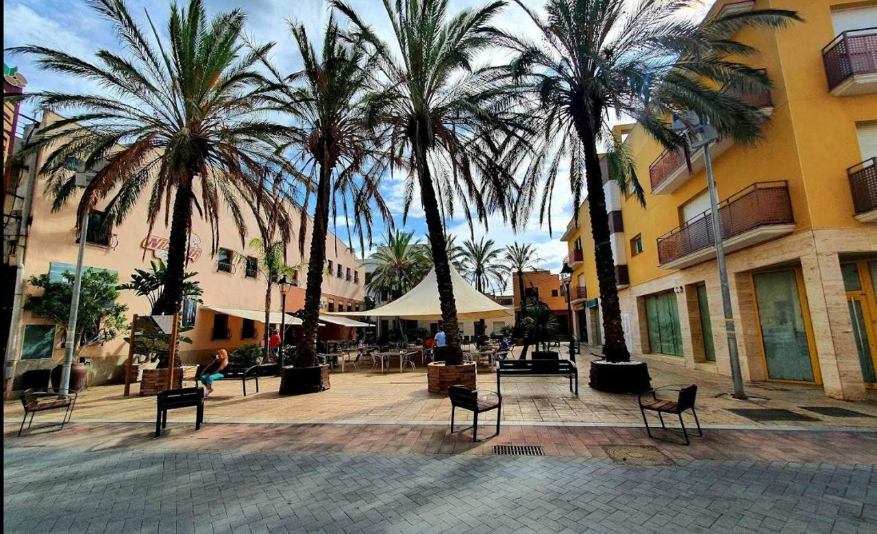 Apartamento Plaza De La Iglesia Deltebre Eksteriør bilde